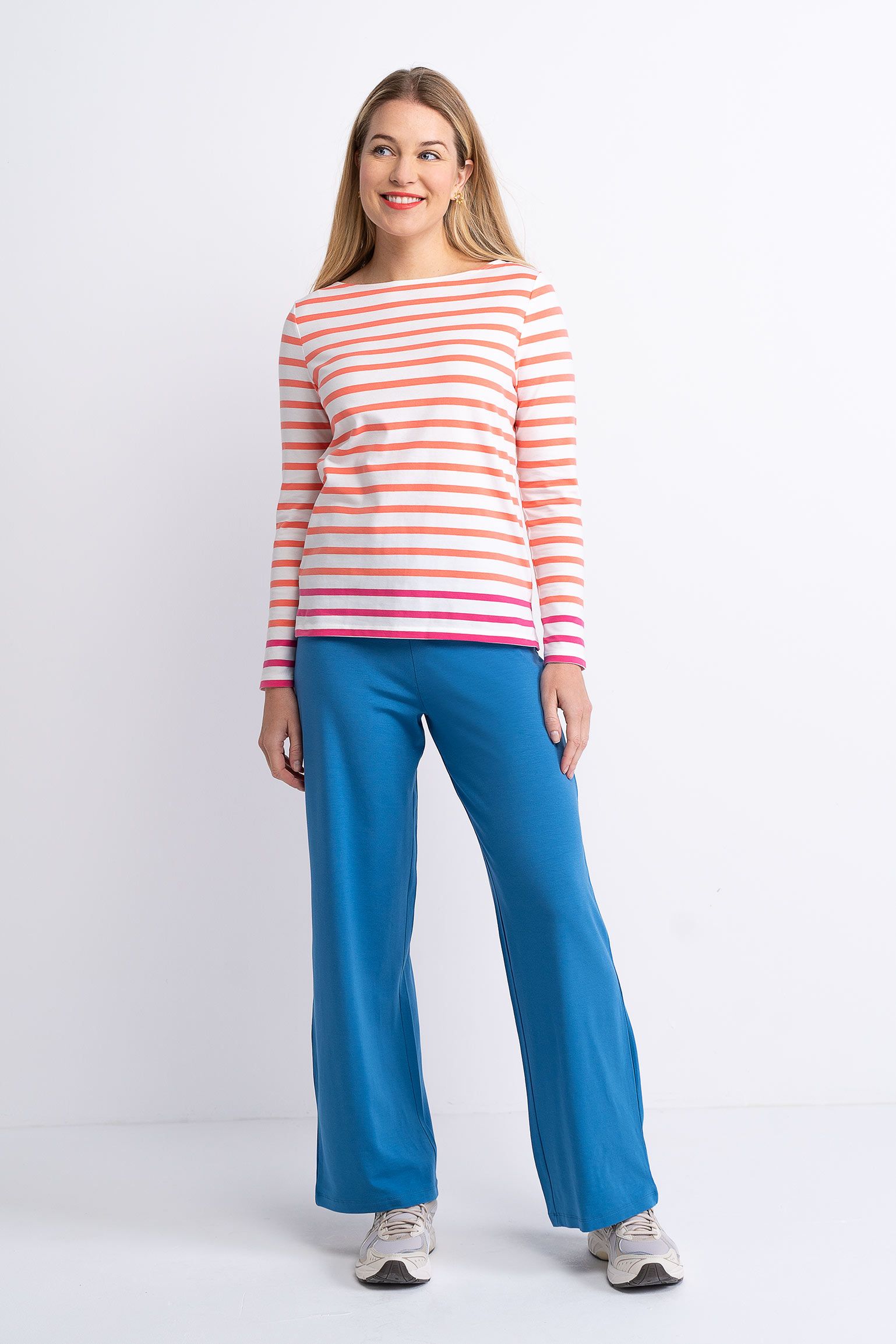 Lauren_Jersey_Trousers_on_fig_oxford_blue_a.jpg