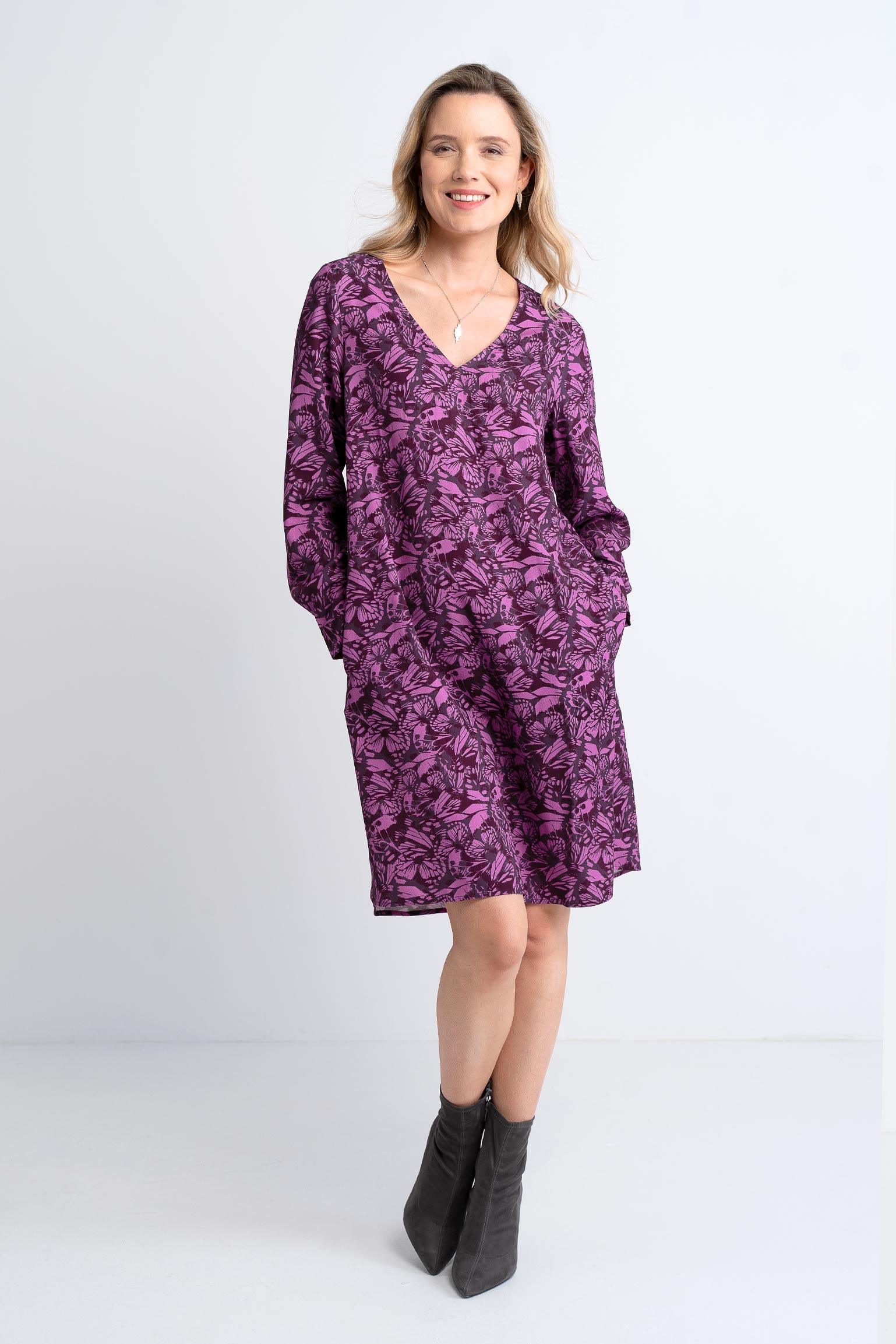 Zoe_Print_Dress_On_Fig_velvet_rose_A.jpg