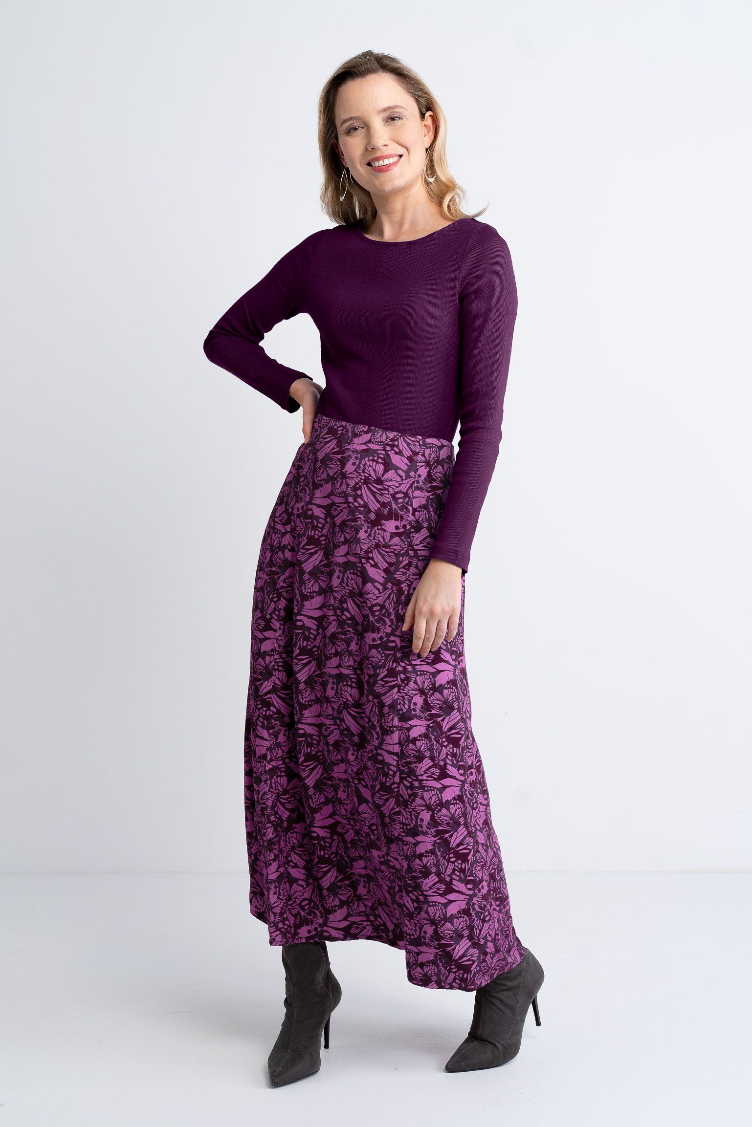 Zoe_Print_Skirt_On_Fig_velvet_rose_A.jpg