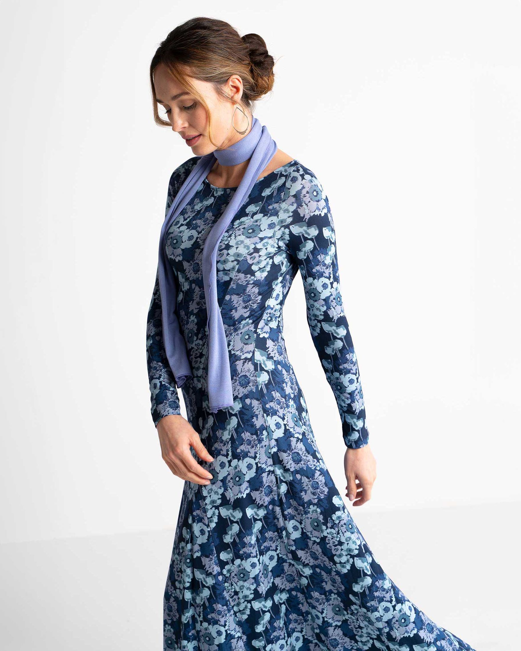 Freya_dress_on_fig_cool_blue_n.jpg