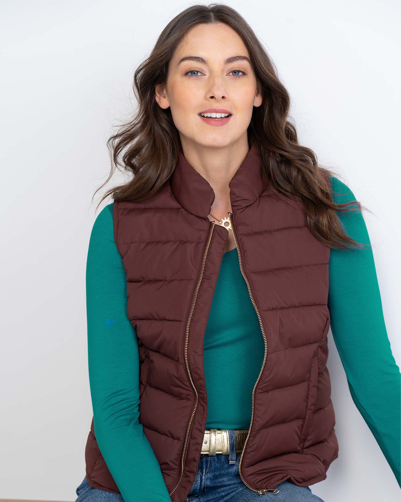 Hanah_gilet_on_fig_cocoa_B.jpg