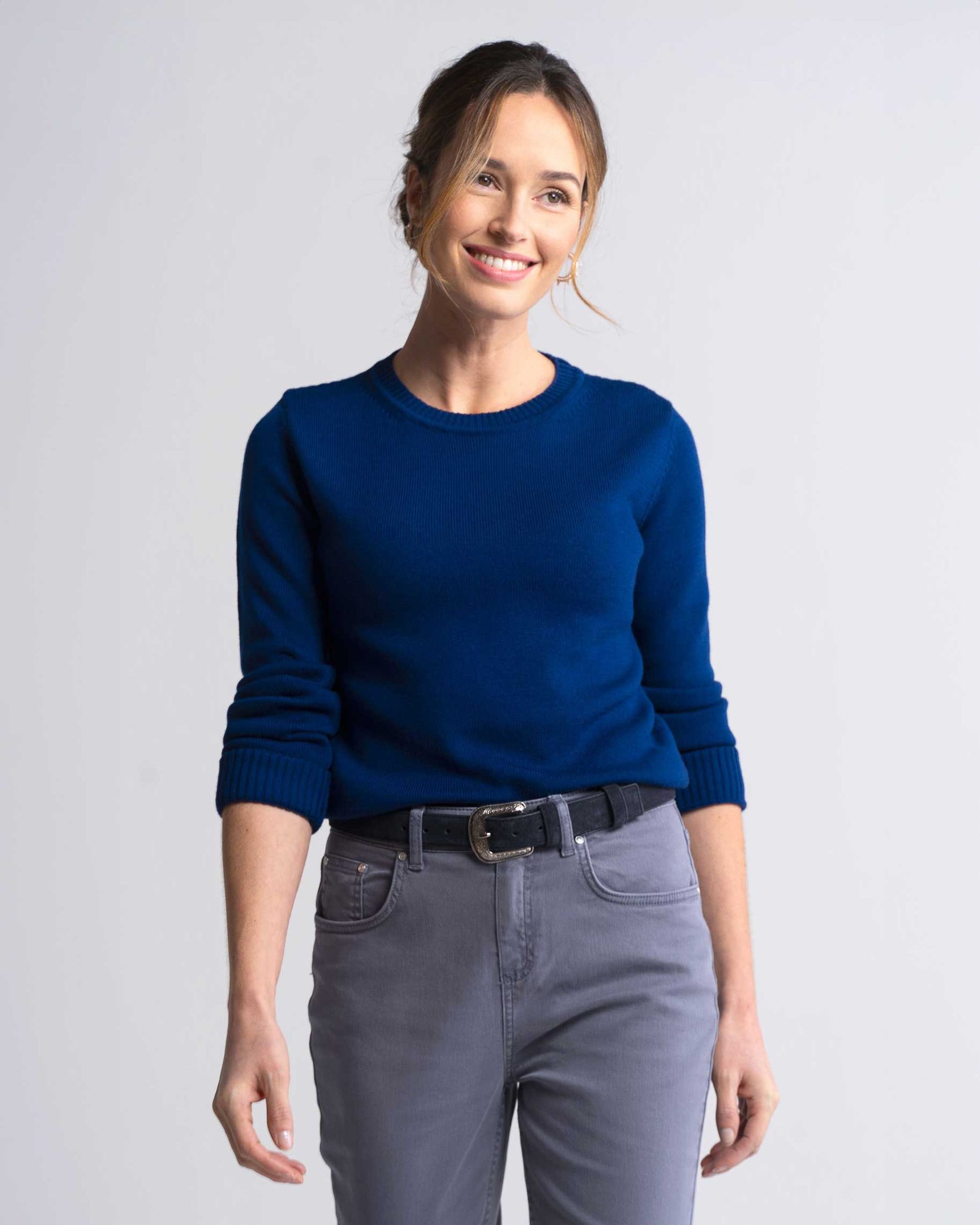 minna_sweater_on_fig_bright_navy_d.jpg