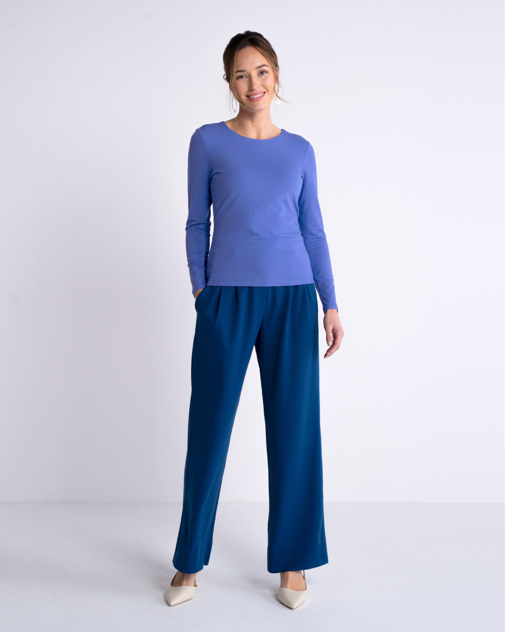 darcey_crew_on_fig_heliotrope_a.jpg