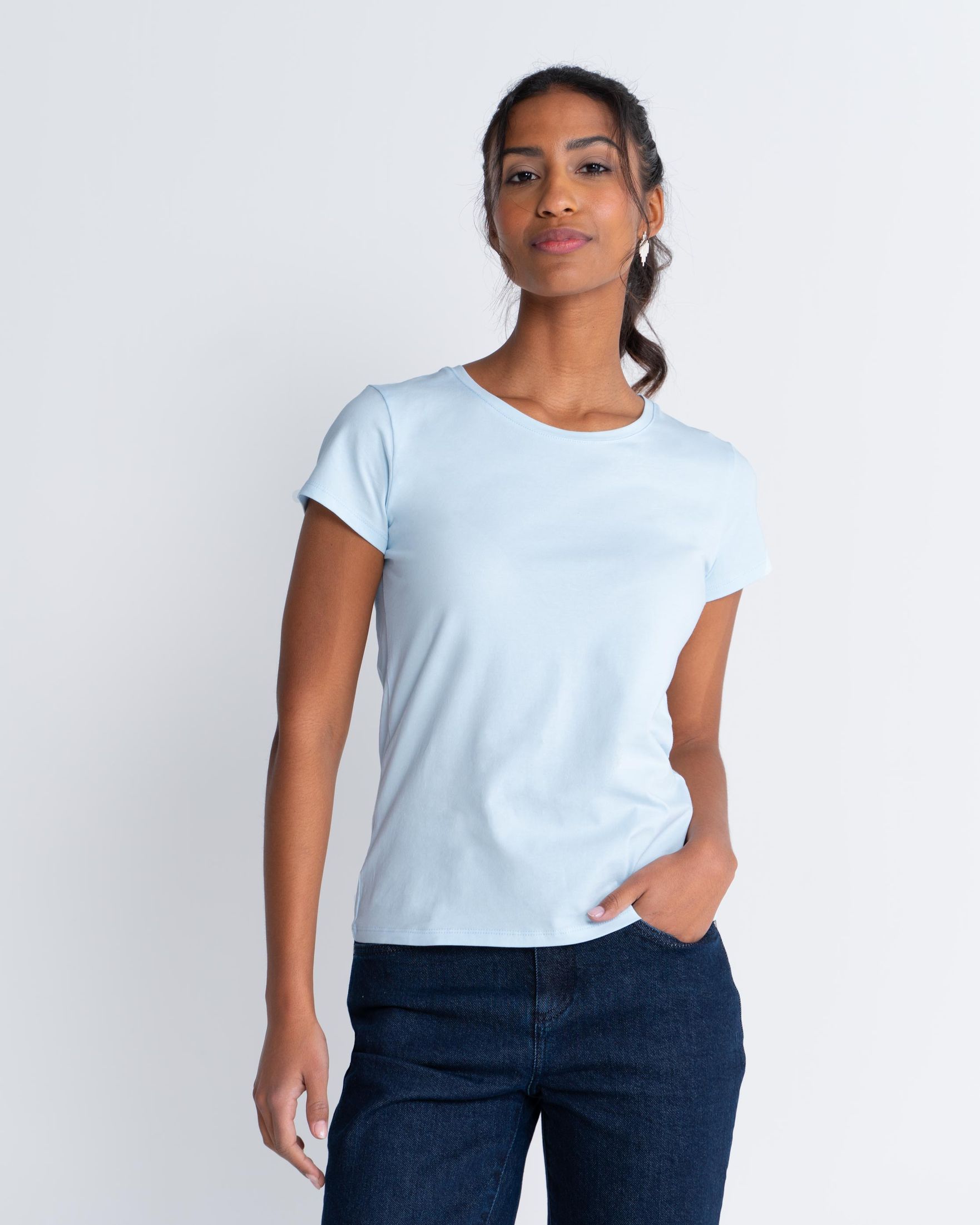 Everyday_cotton_Tee_on_fig_Ice_Blue_A.jpg