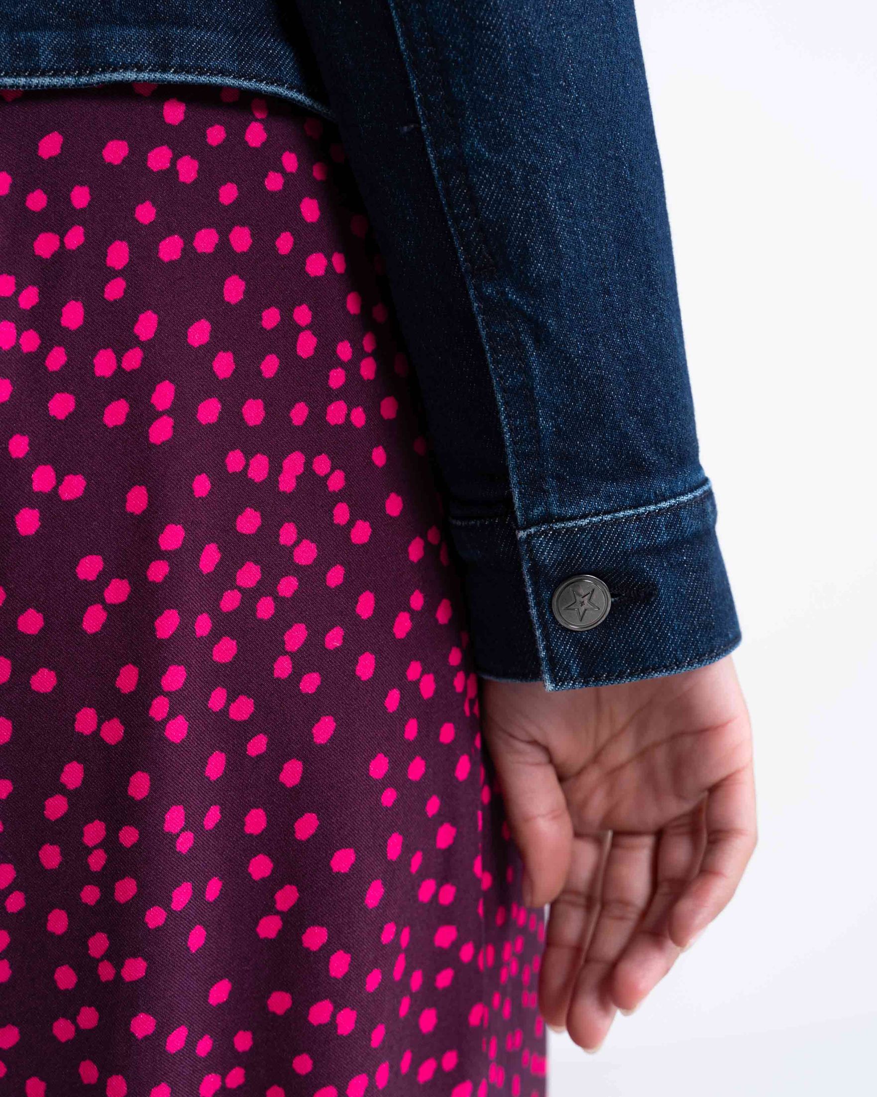 Joni_Print_Trousers_on_fig_Cassis_A.jpg