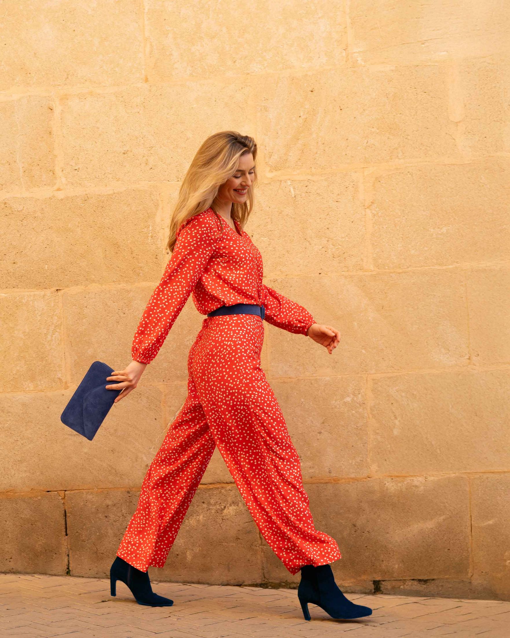 Joni_Print_Trousers_on_fig_Geranium_D.jpg