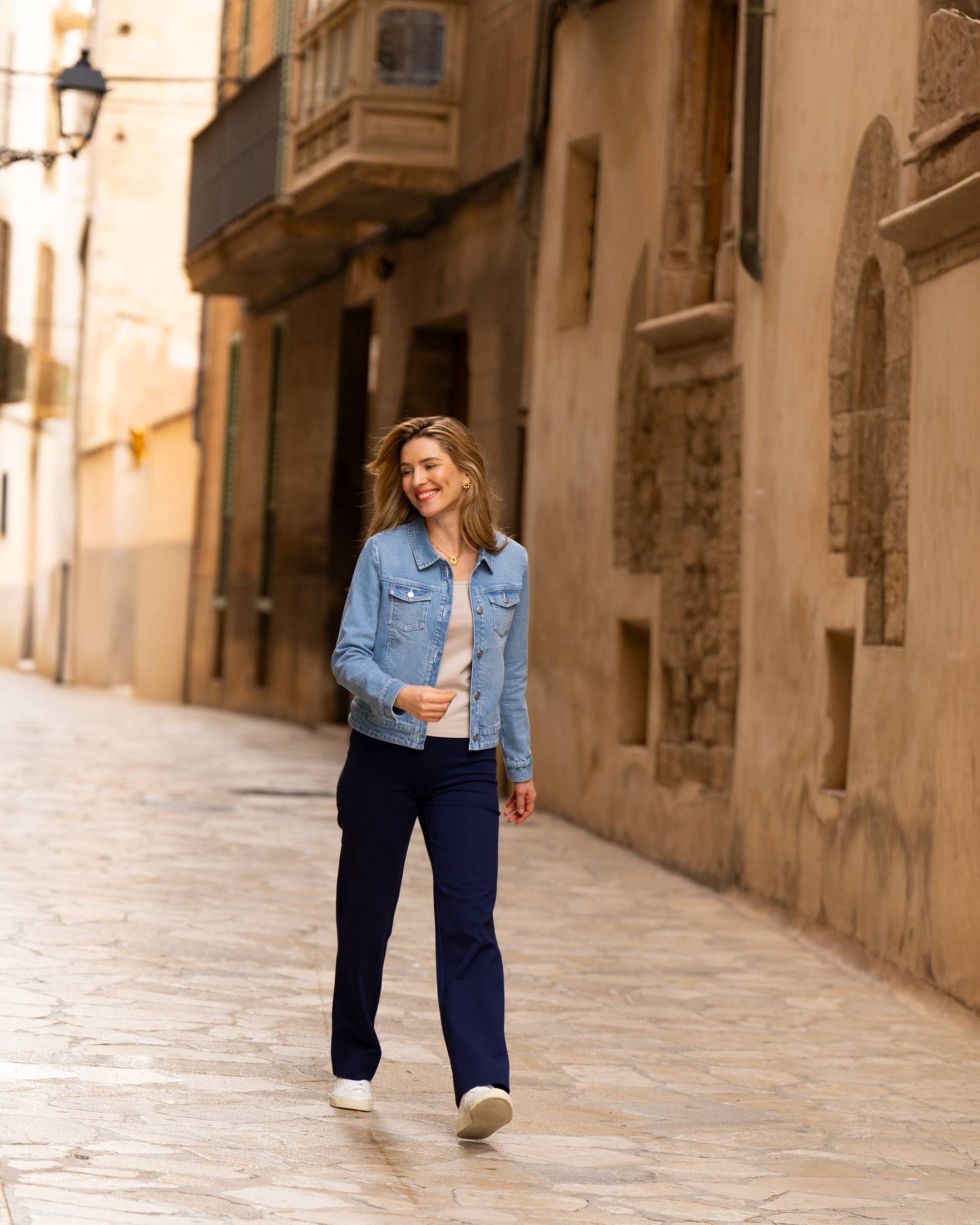 Tamara_Ponte_Trousers_On_Fig_Navy_f.jpg