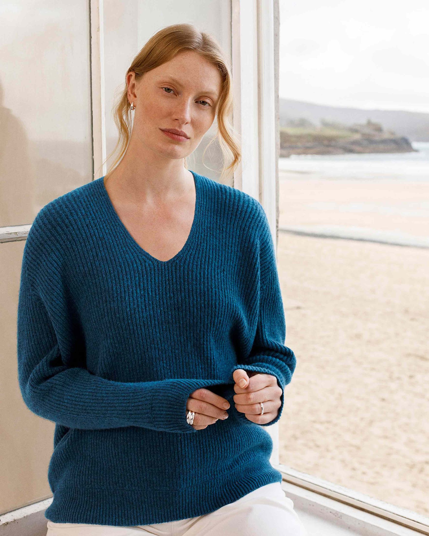 Celtic Geelong Cocoon V Neck Jumper