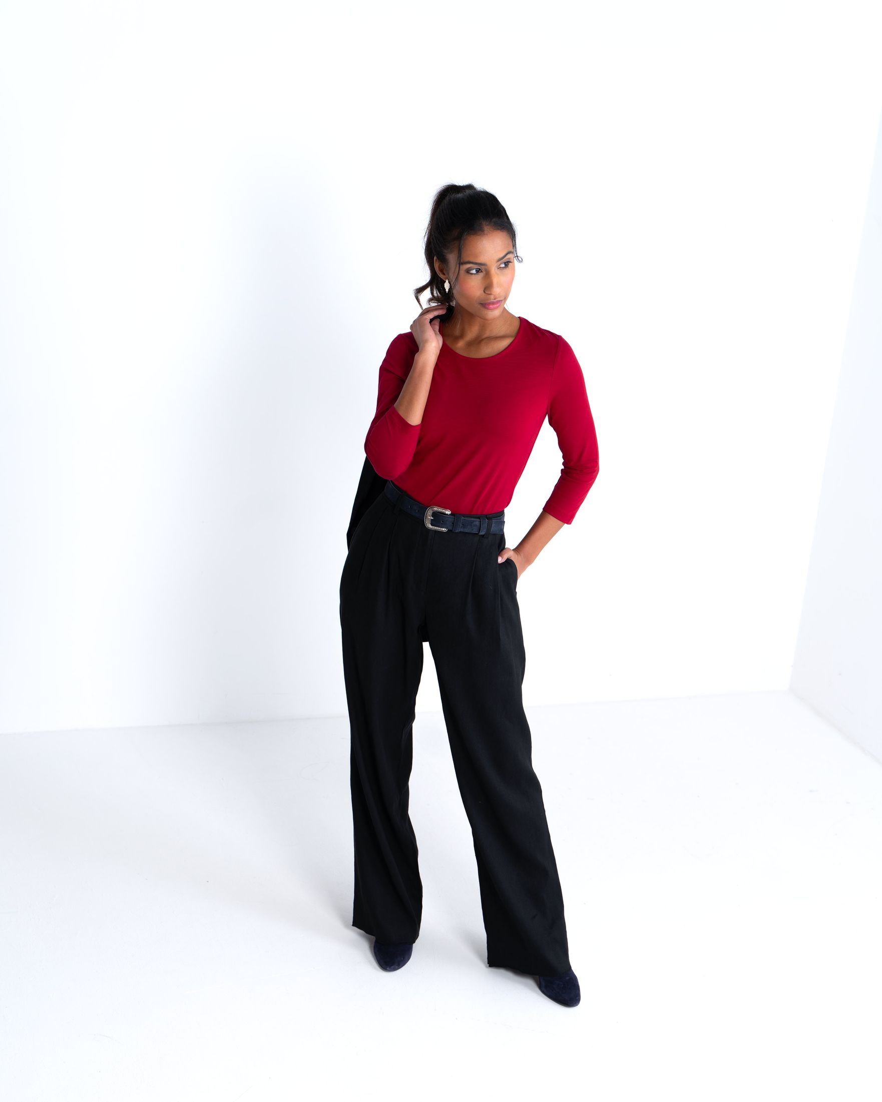 on_fig_iona_linen_trouser_black-b.jpg