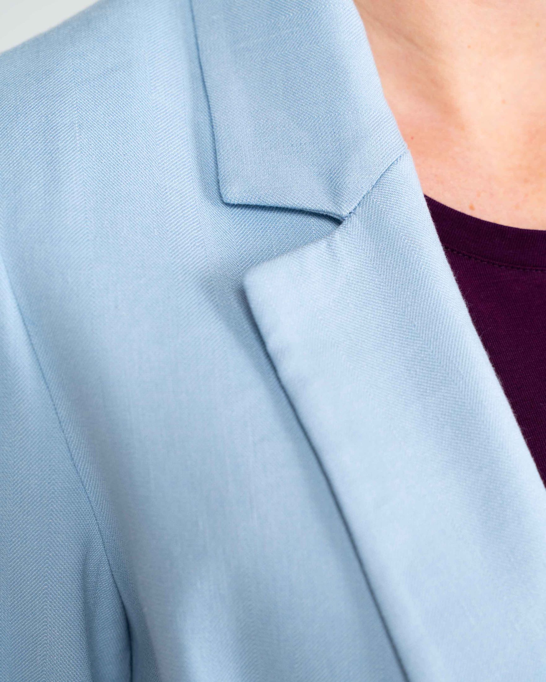 Iona-Linen-Blazer-on-fig-kettlewell-powder blue A.jpg