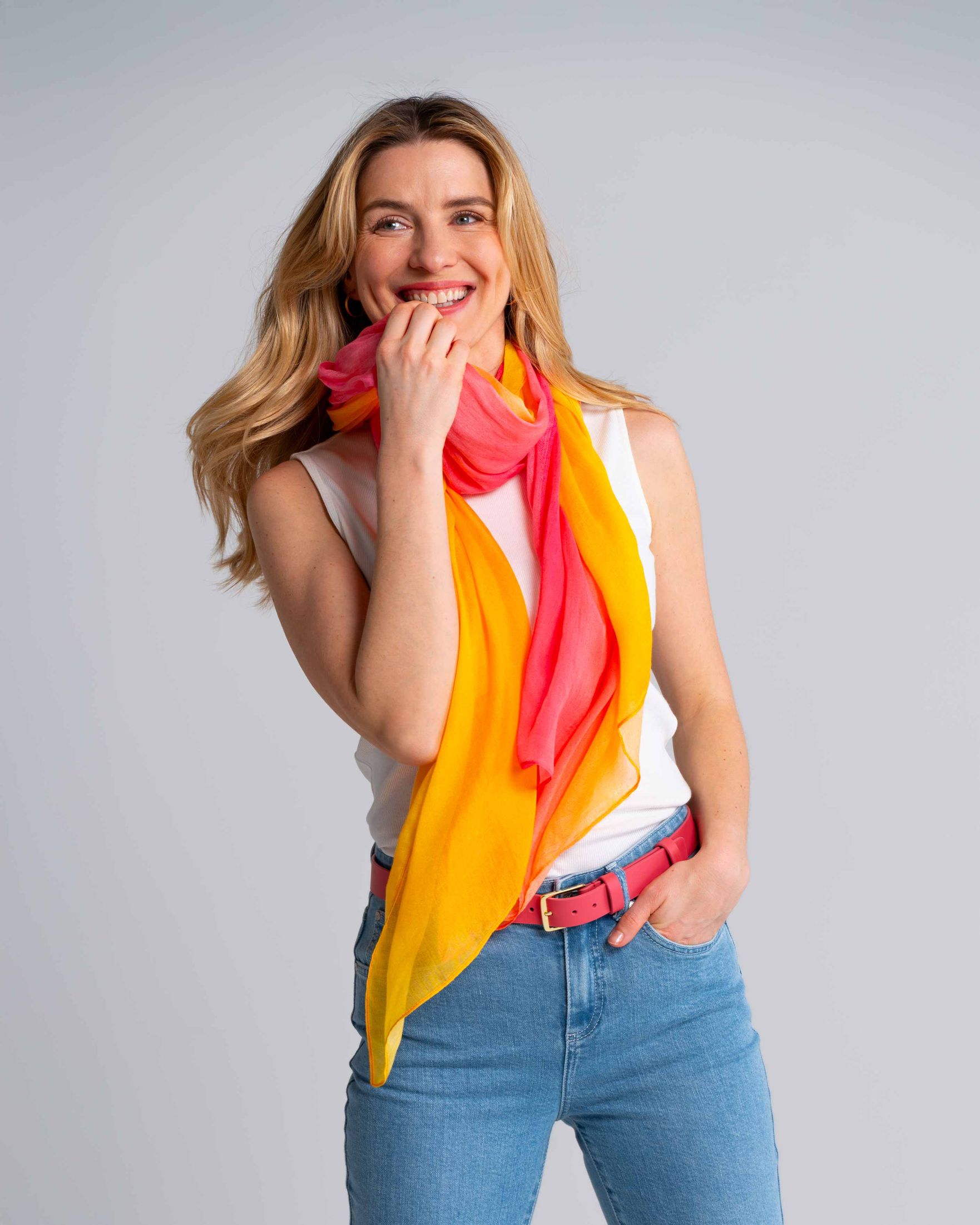 Ombre_Woven-Scarf-On-Fig-Kettlewell-Sunset-a.jpg