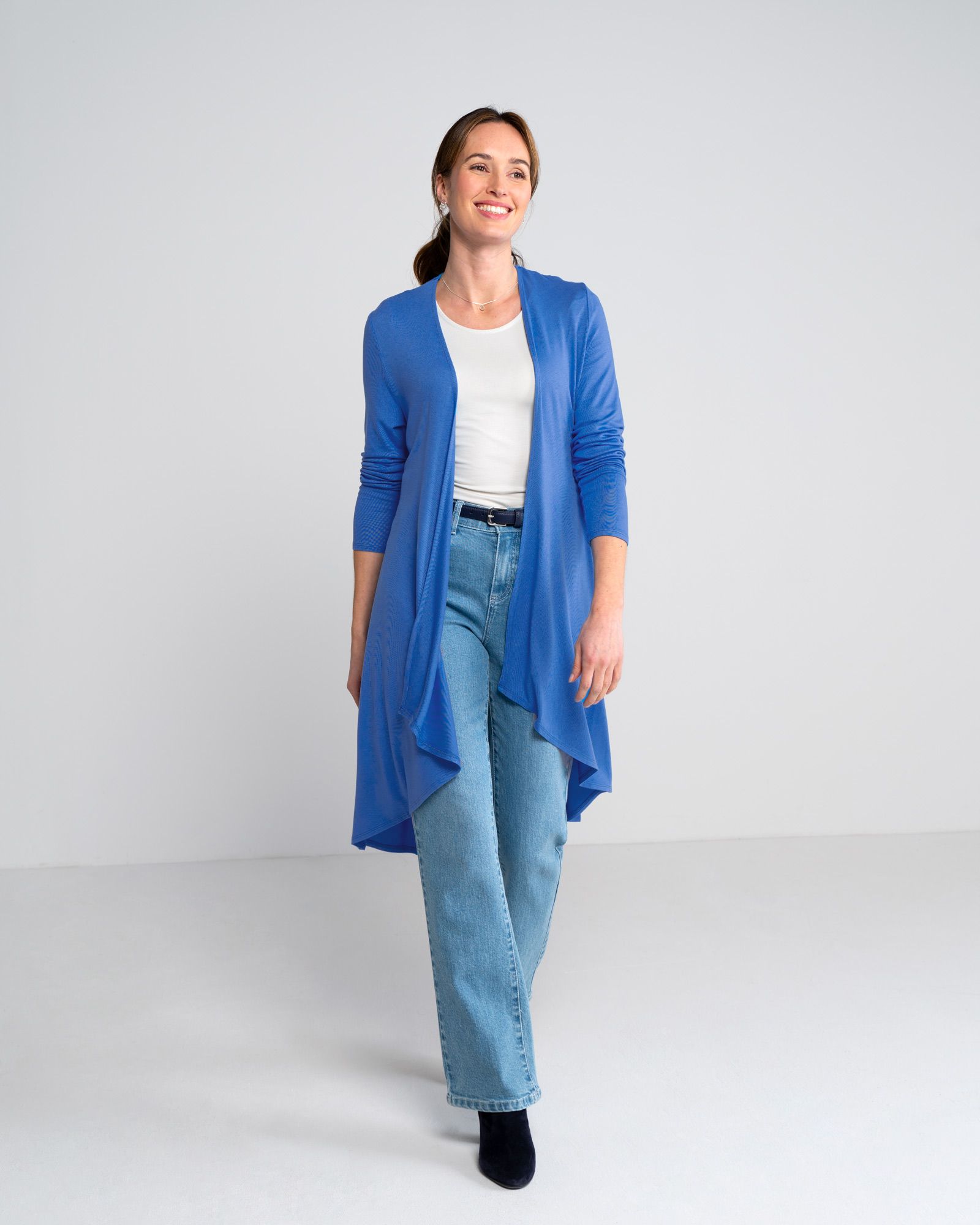 waterfall-wrap-on-fig-kettlewell-cornflower--b.jpg