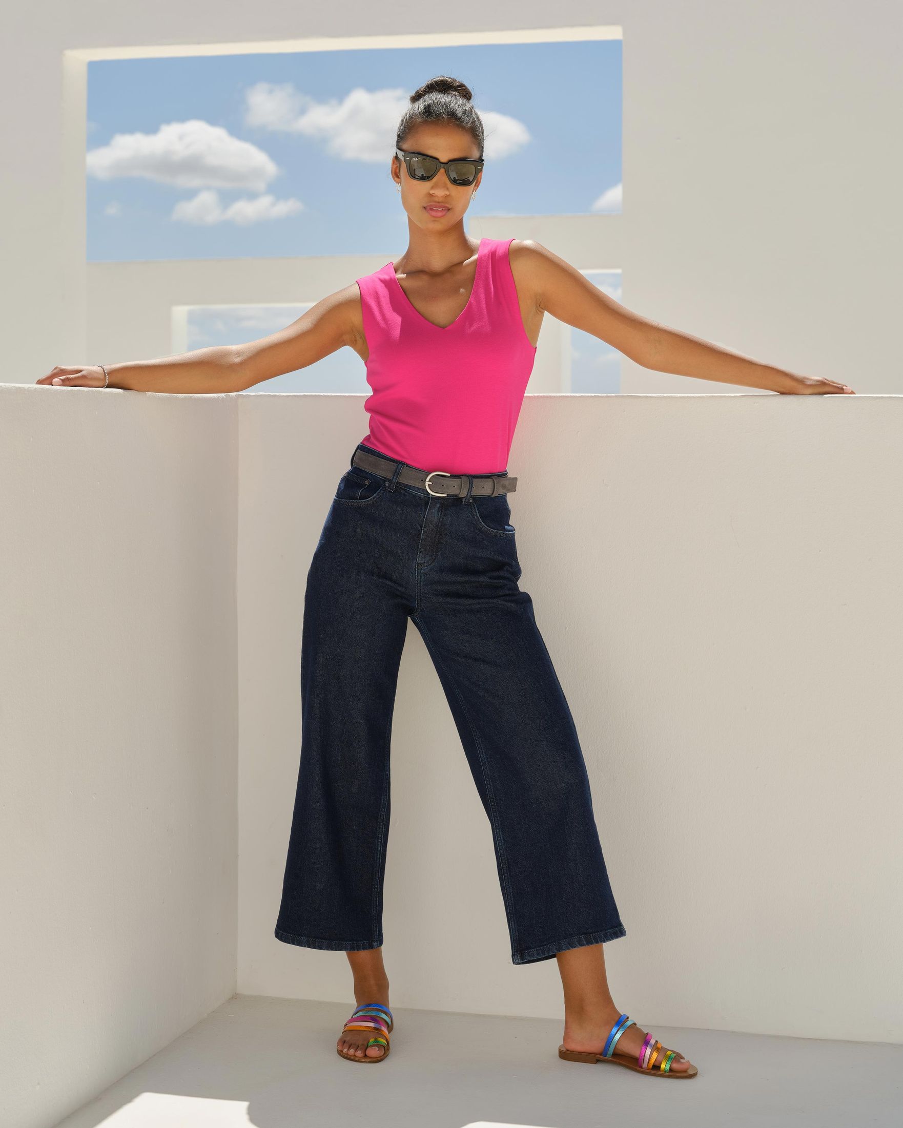 Darcey Sleeveless V