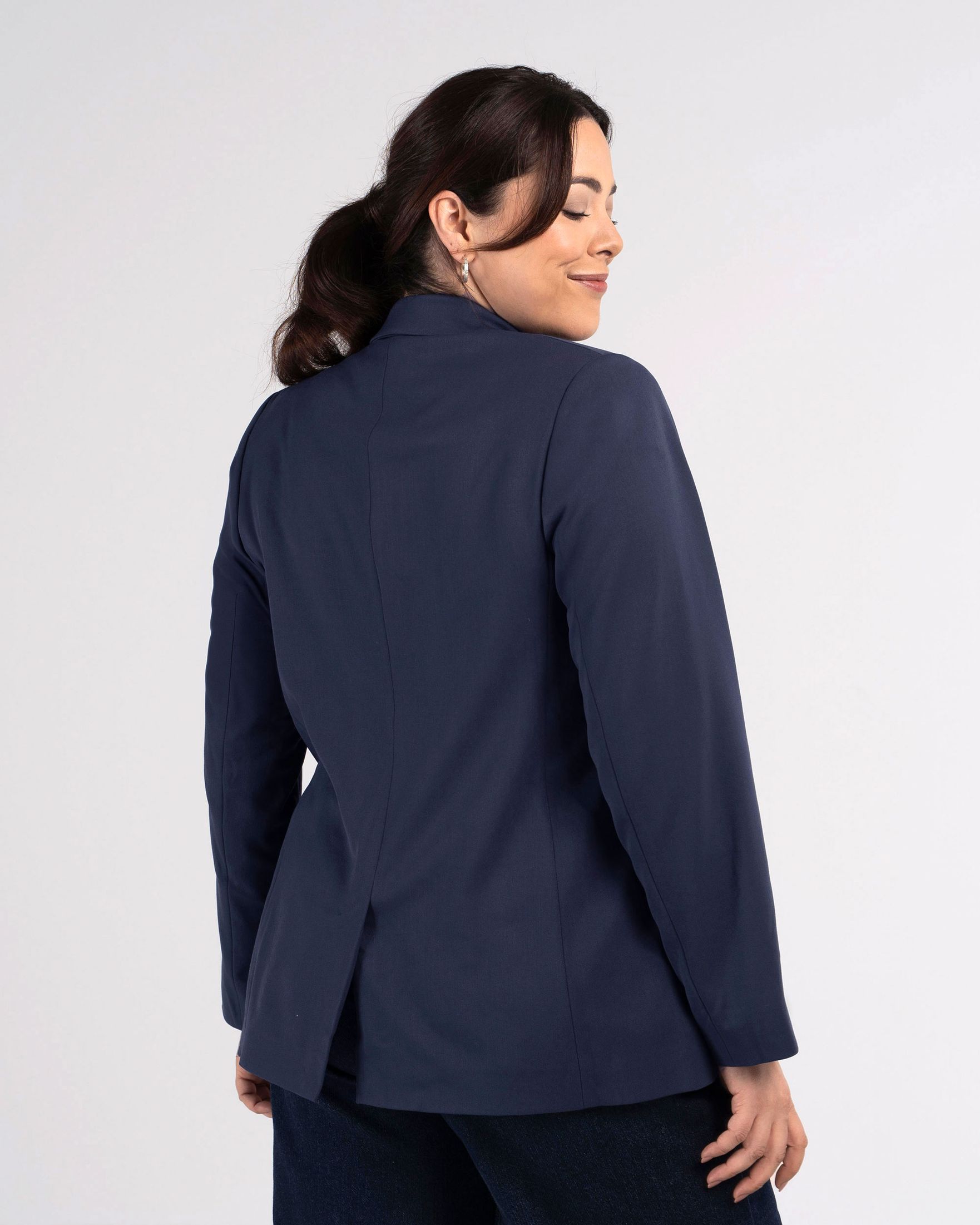izzy_blazer_on_fig_graphite_blue_b.jpg