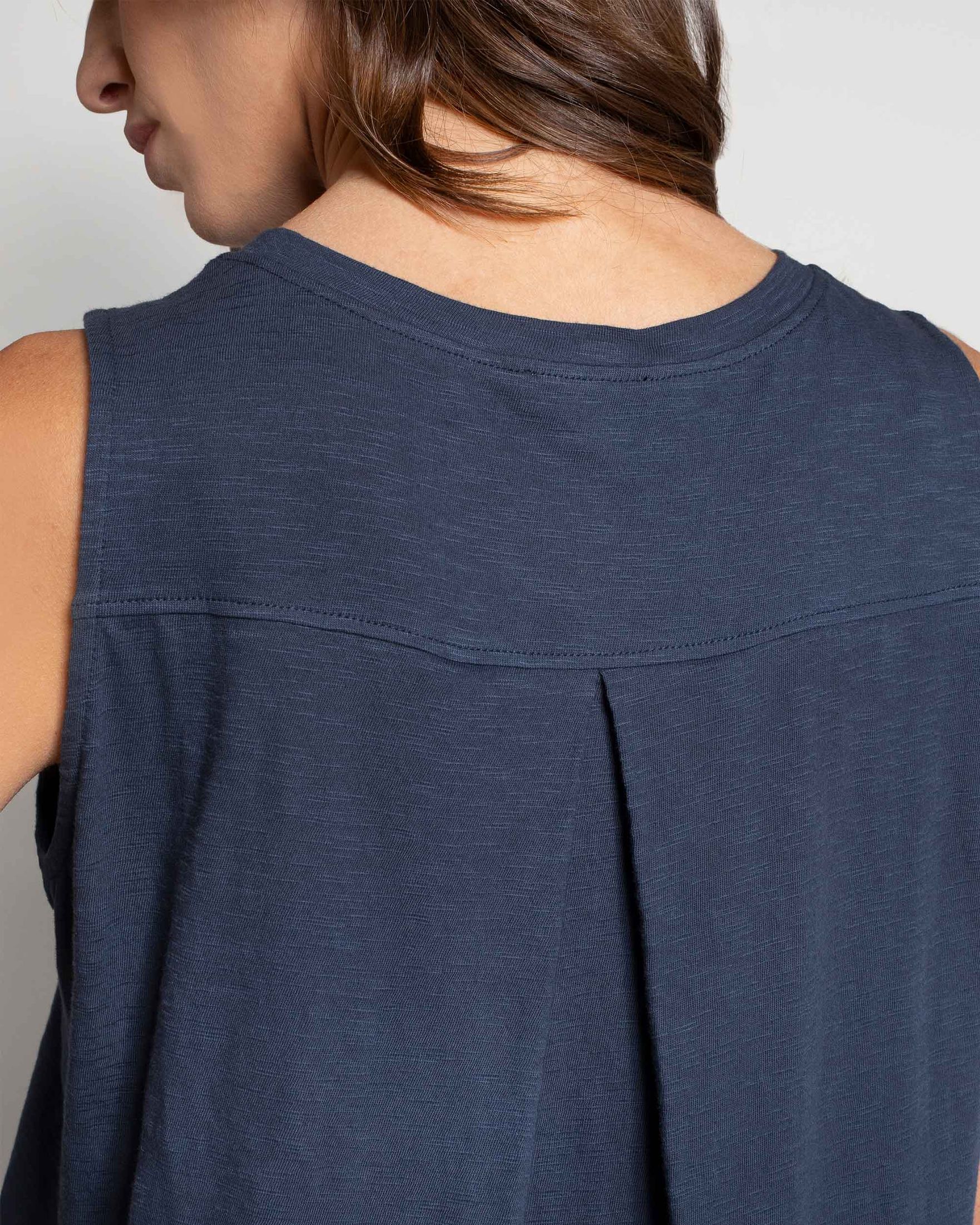 8664_slub_jersey_pleat_back_sleeveless_top_dark_navy_003_B.jpg