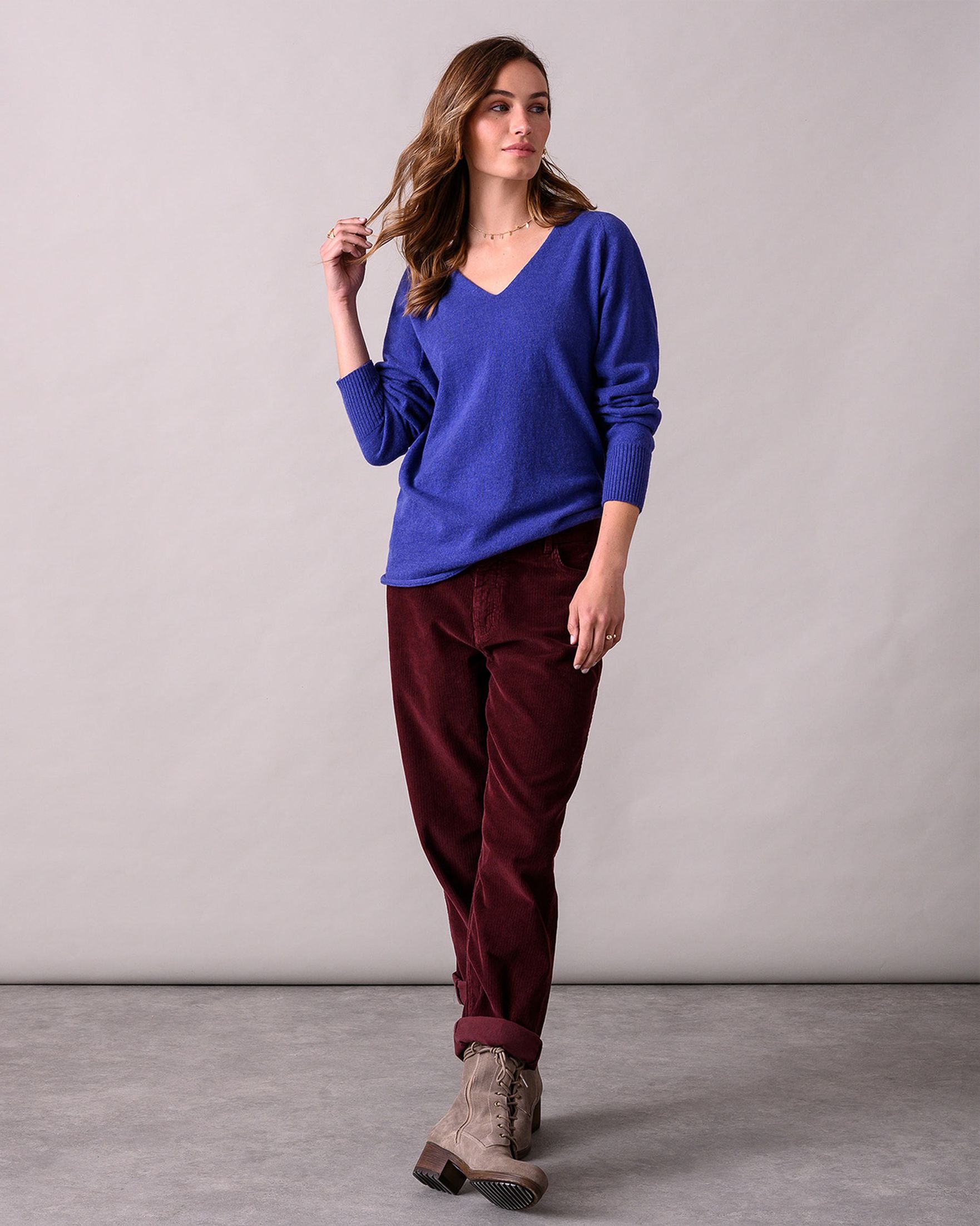 8222_geelong_slouch_v_neck_indigo-40_B.jpg
