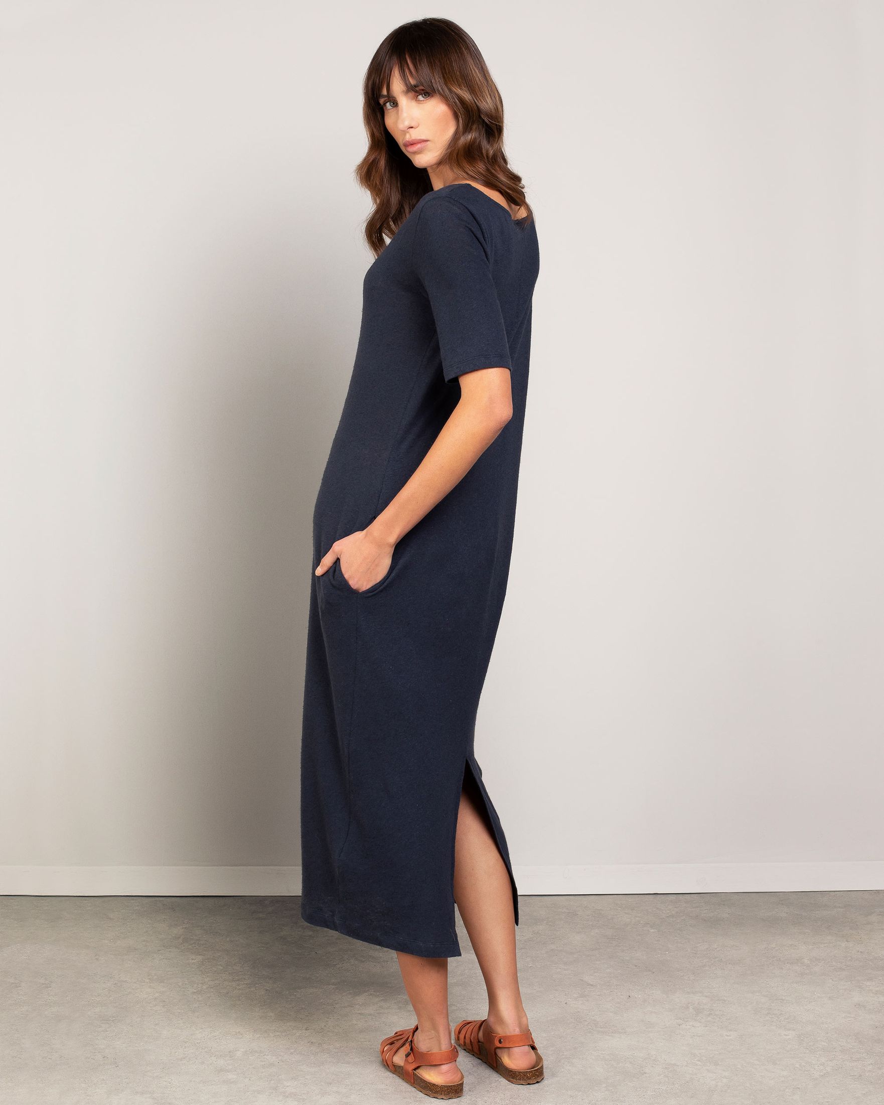 8414_Linen_Cotton_V_Neck_Dress_Navy_004_B.jpg
