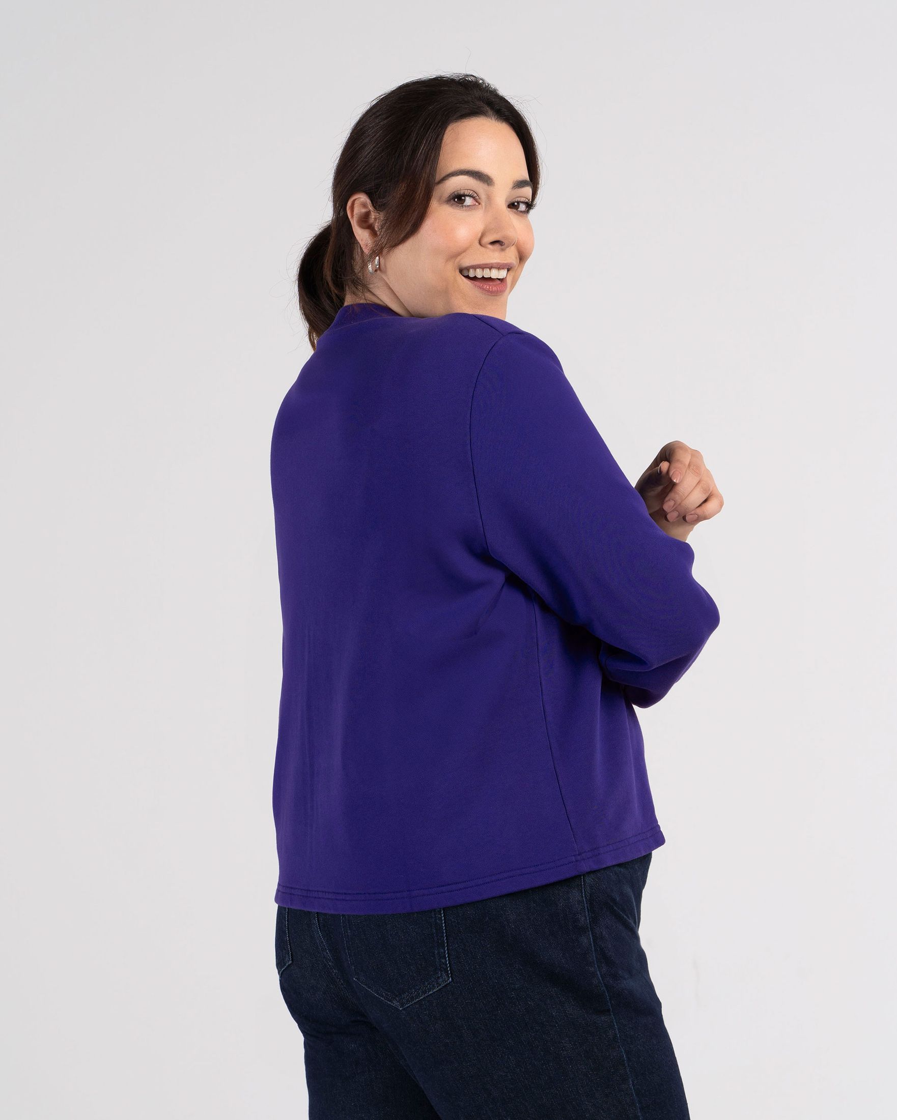Mollie_Sweatshirt_on_fig_Sapphire_c.jpg