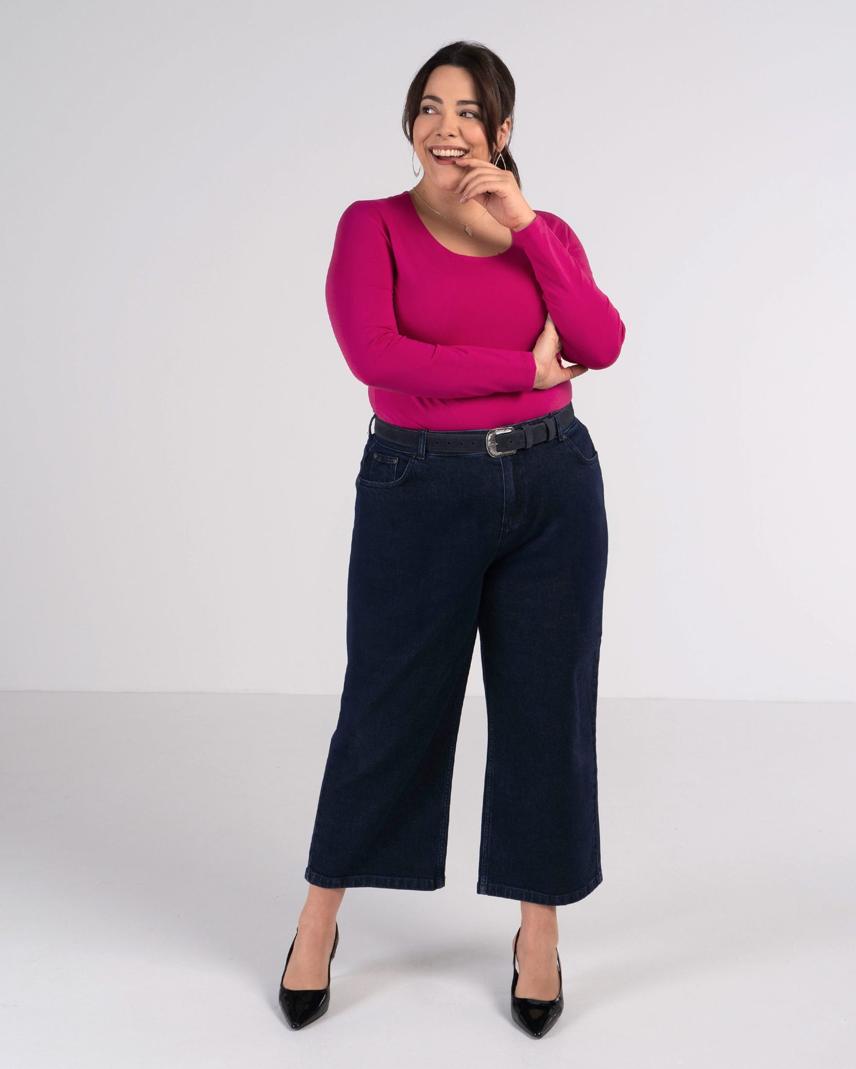 darcey_scoop_neck_on_fig_fuschia_b.jpg