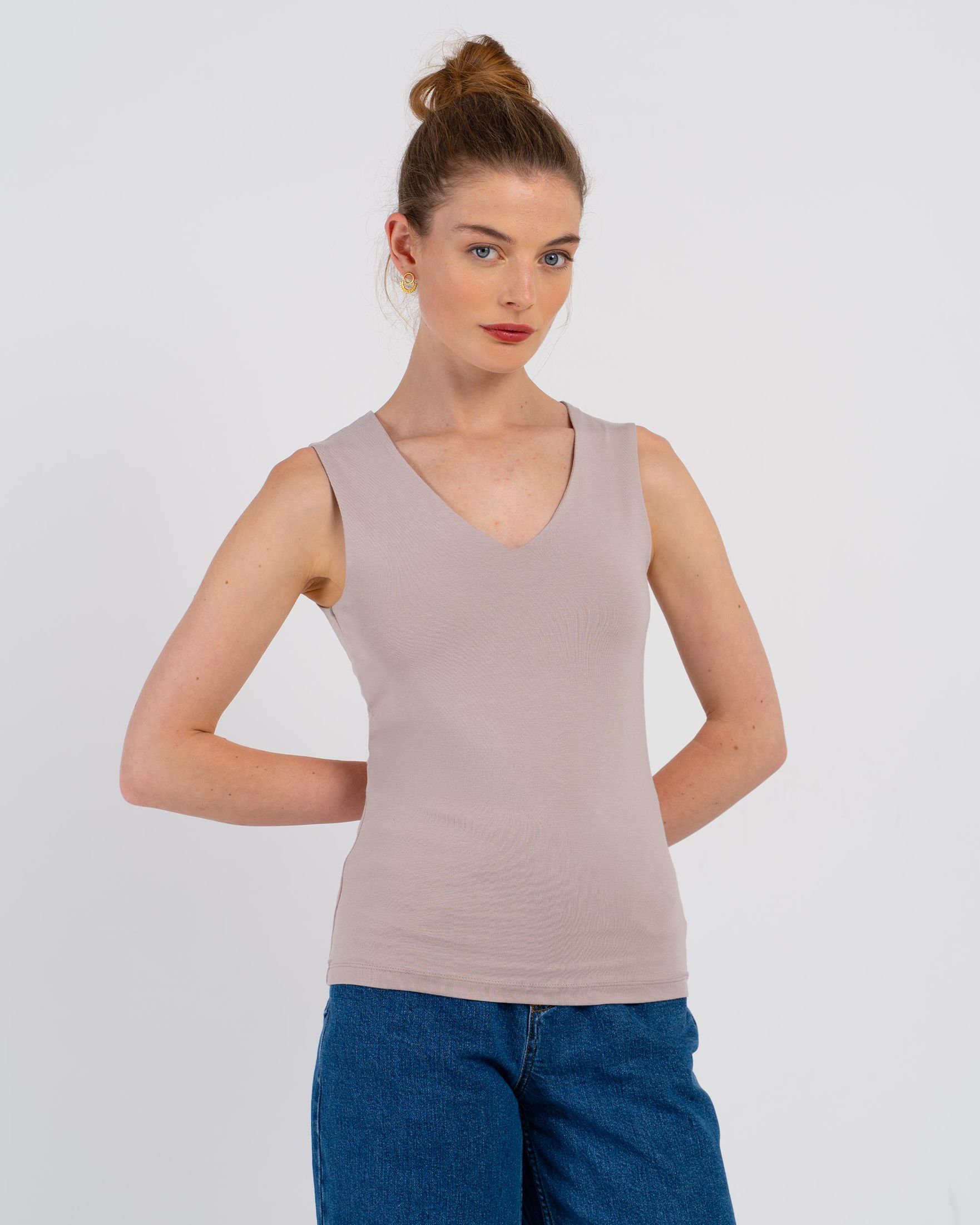 Darcey Sleeveless V