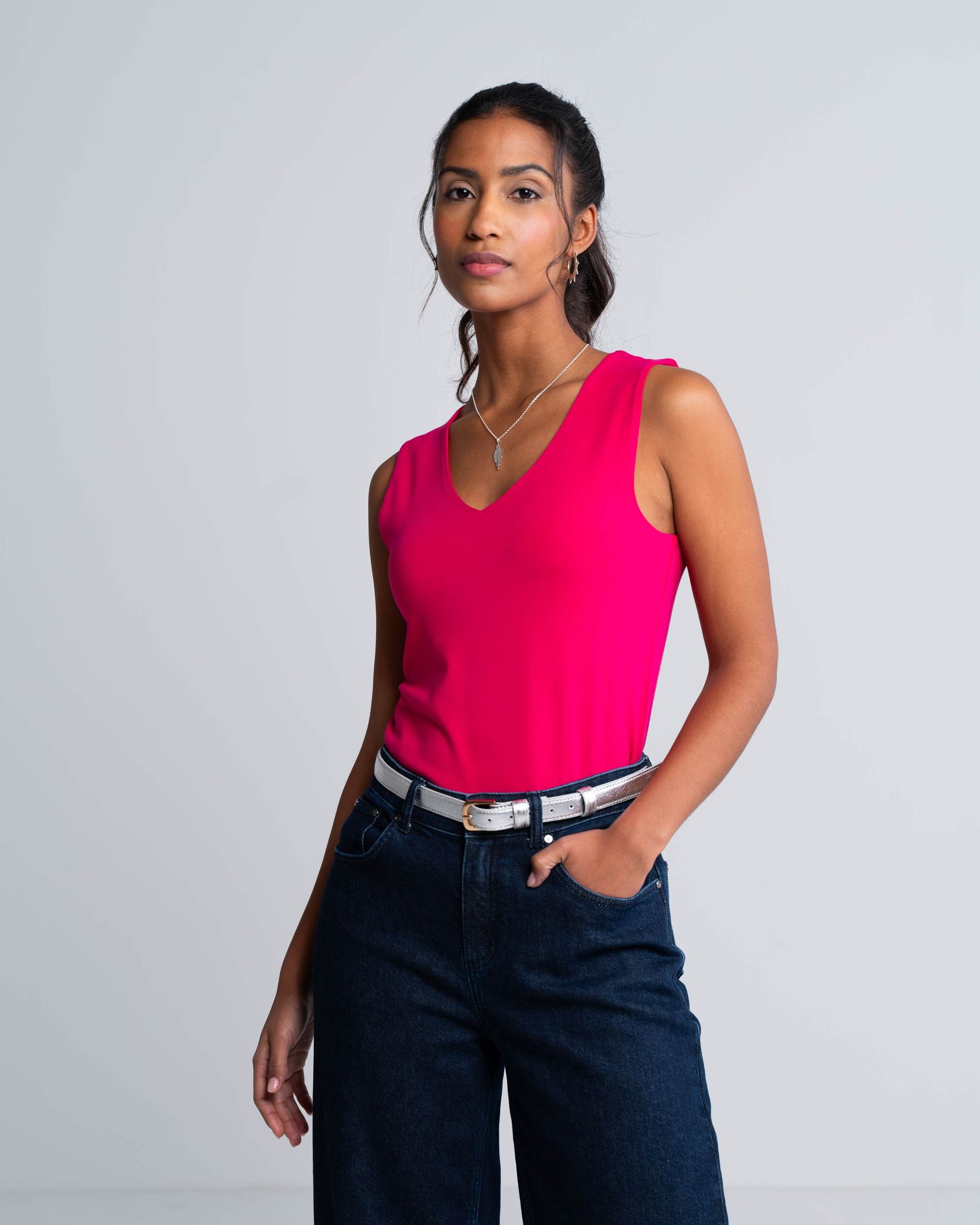 Darcey Sleeveless V