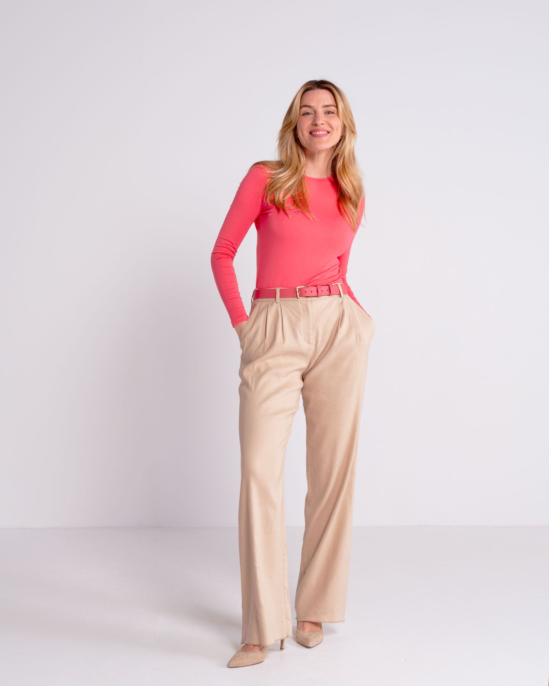 Silky_Crew_Neck_On_Fig_Flamingo_Pink_B.jpg