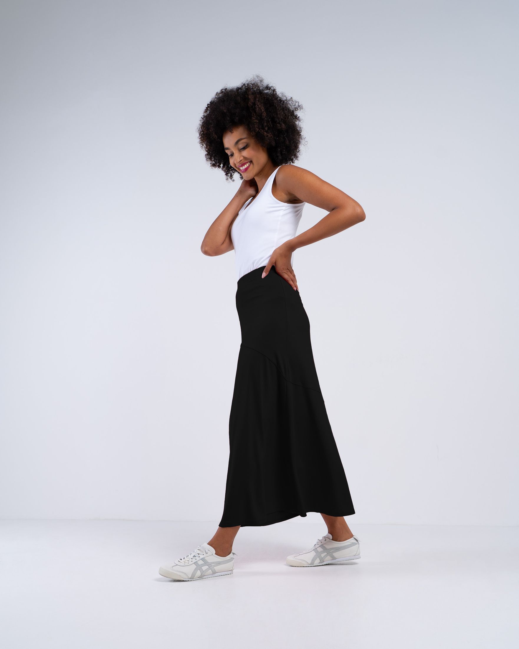 70058702BLCK-Jersey-Maxi-Skirt-Ecom-Side-Black-Kettlewell-4.jpg