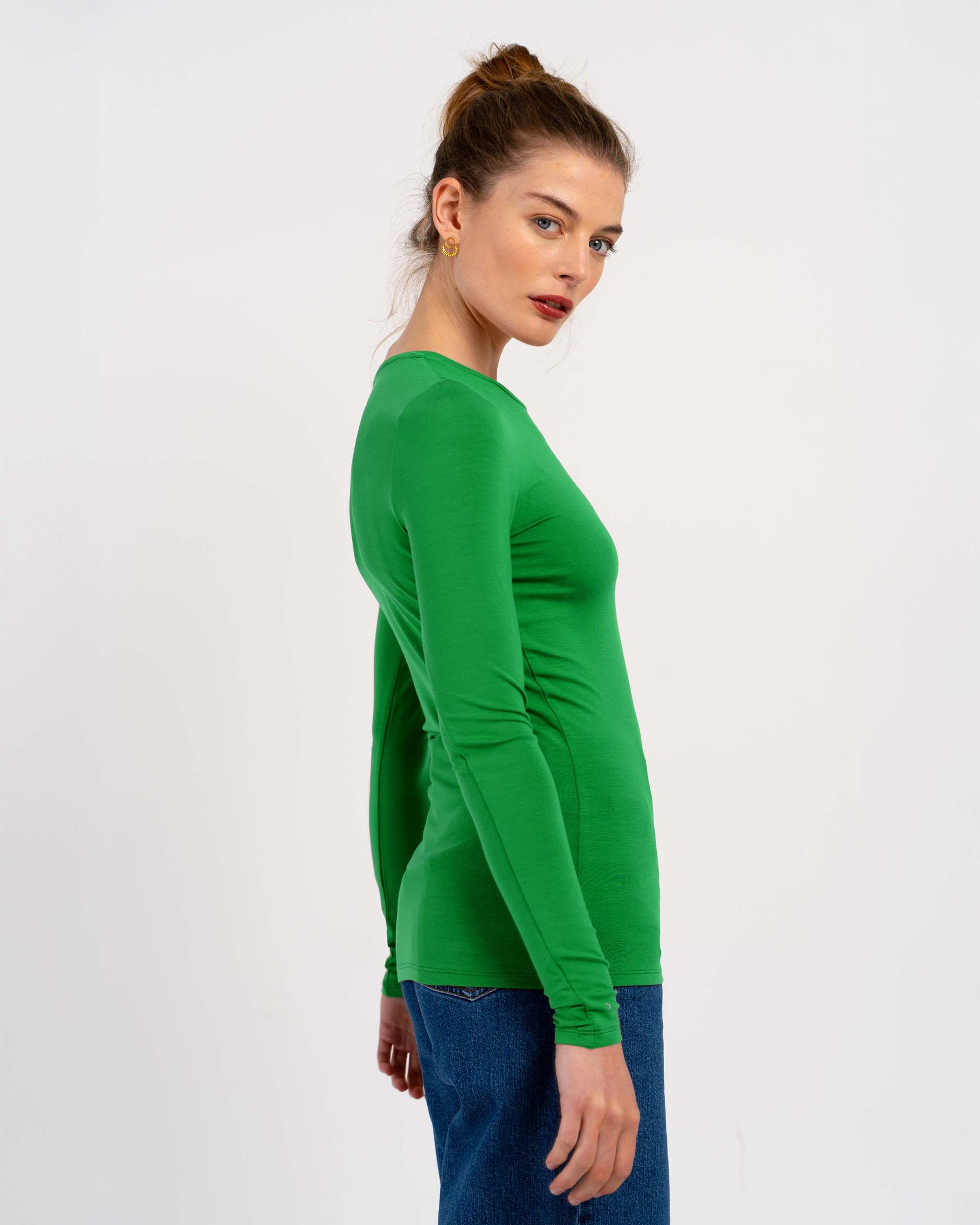 70053515LFXX-Silky-Crew-Neck-ecom-side-leaf-kettlewell-4.jpg