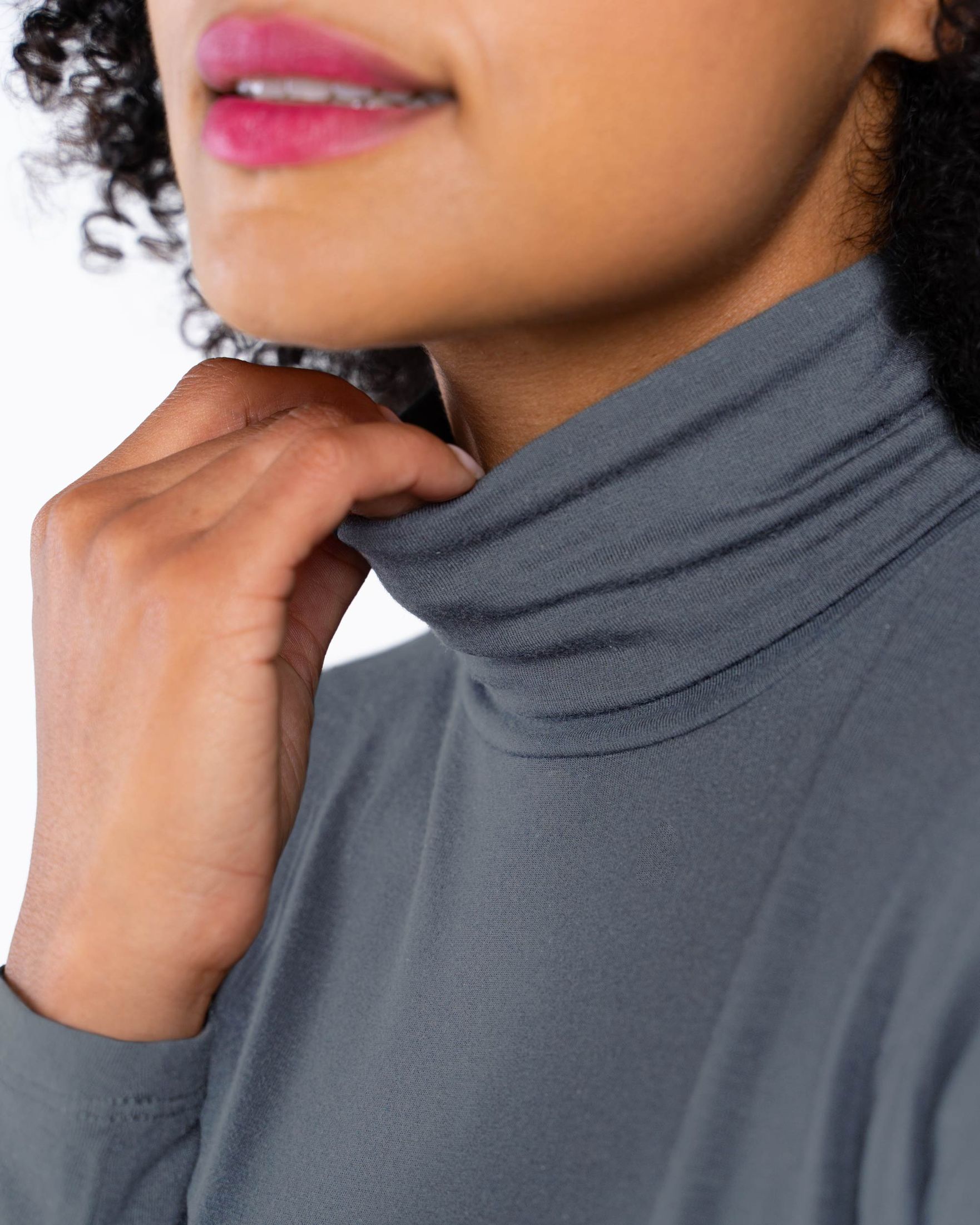 70053515VNGR-Silky-Roll-Neck-Ecom-Detail-vintage-grey-kettlewell-6.jpg
