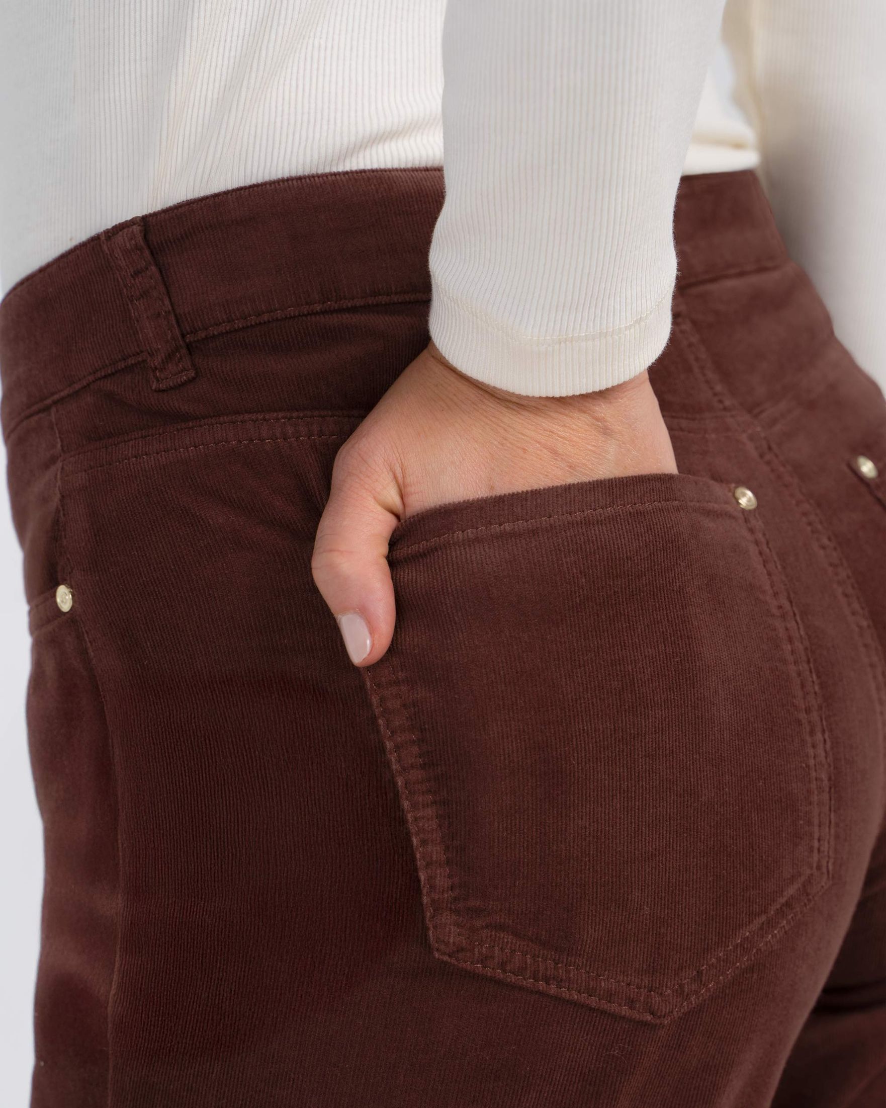 70131215CCOA-Jamie-Cord-Bootcut-Trousers-detail-Cocoa-kettlewell-7.jpg