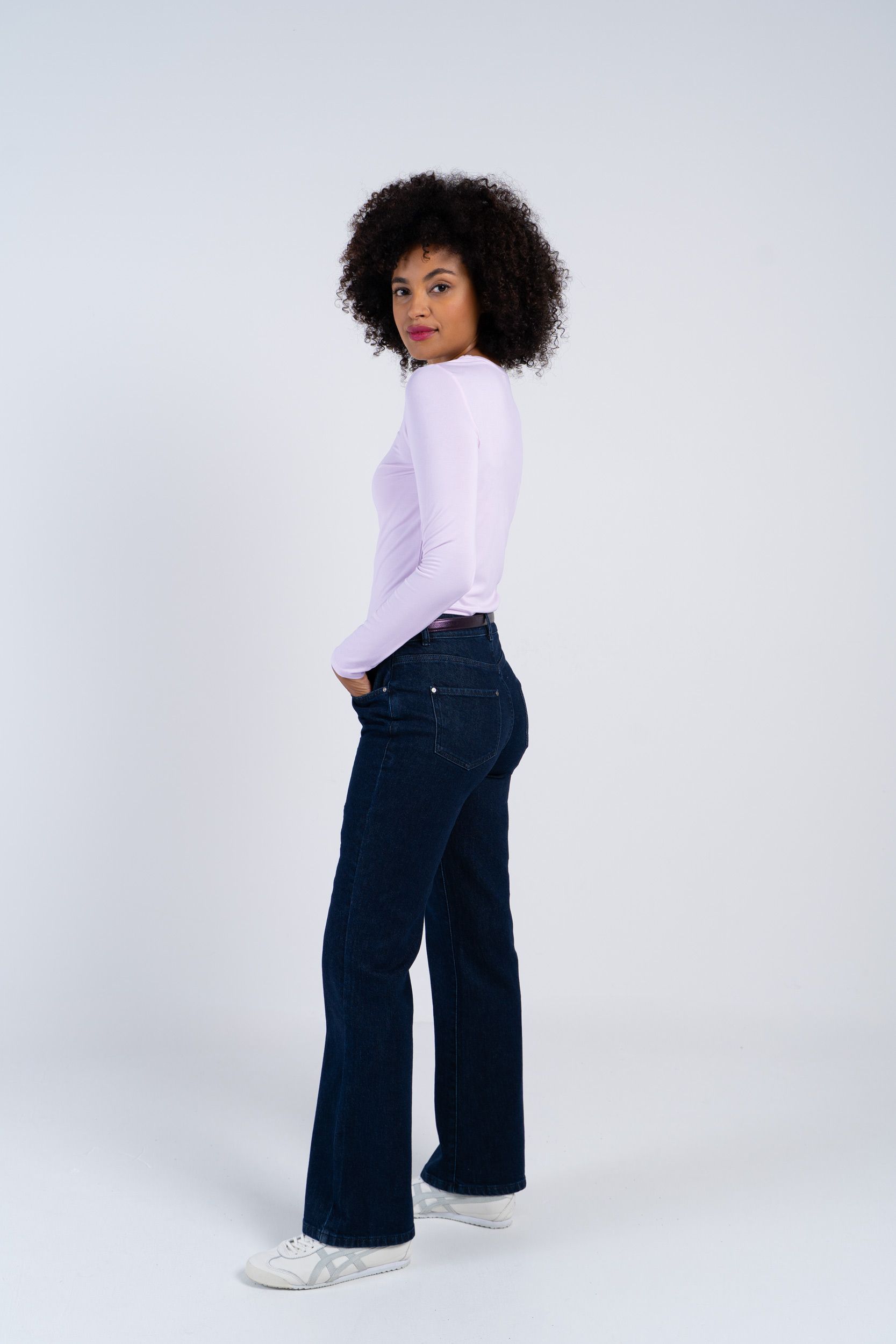 70053615ICLV-Silky-Crew-Neck-Ecom-Side-Ice-Lavender-kettlewell-4.jpg