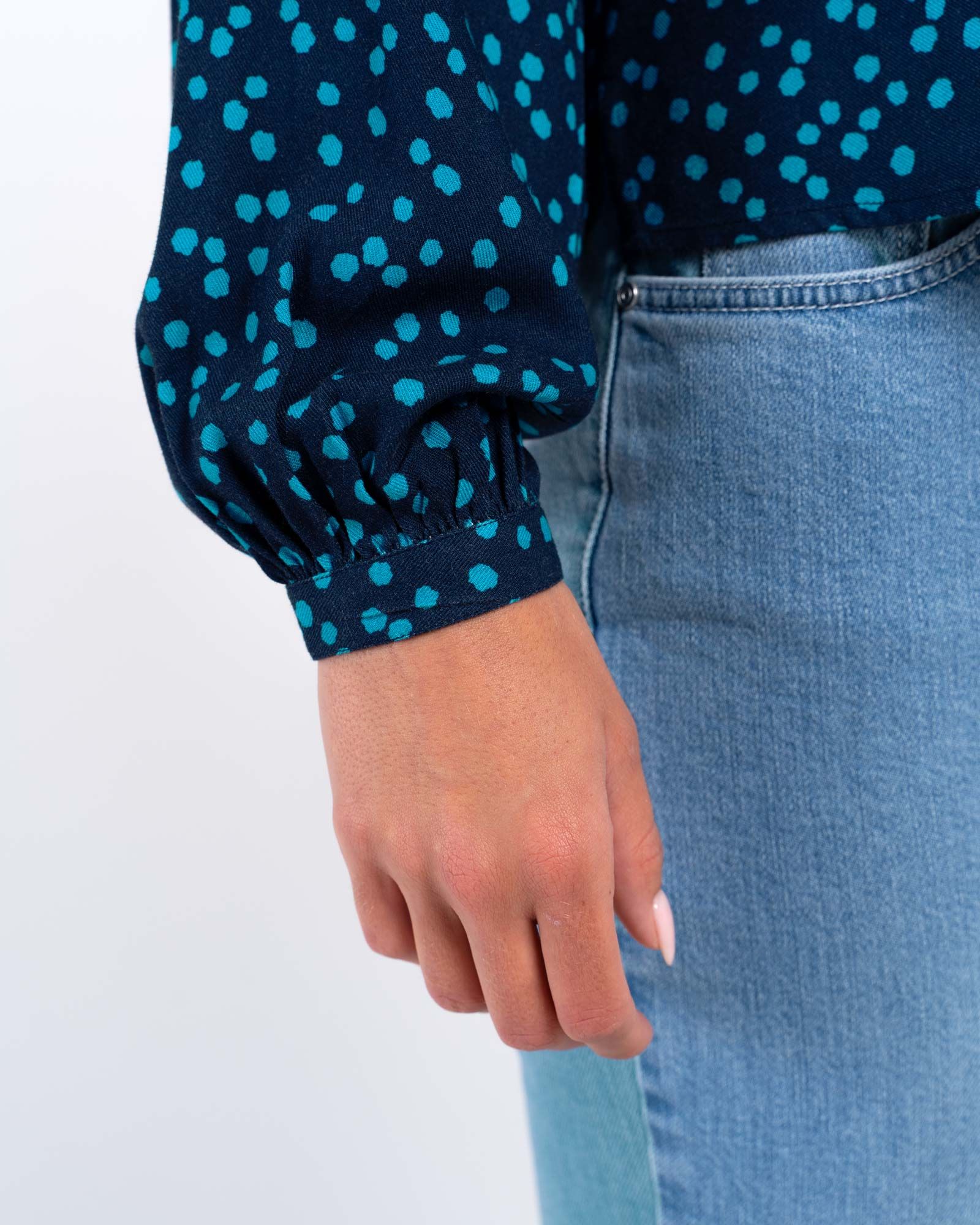 70126415LGPD-Delilah-Blouse-Ecom-Detail-Lagoon-kettlewell-5.jpg