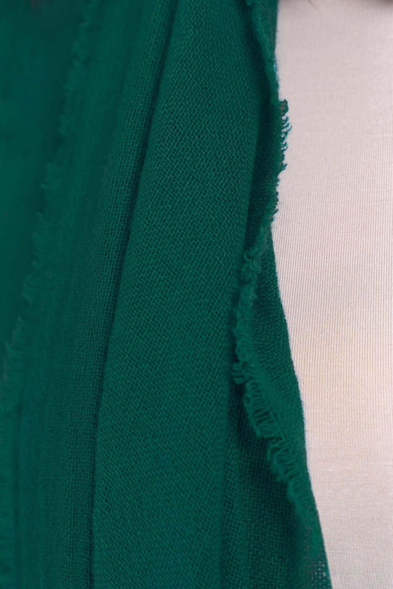 70049415PINE-Cashmere-Guaze-Stole-Ecom-Detail-Pine-kettlewell-6.jpg