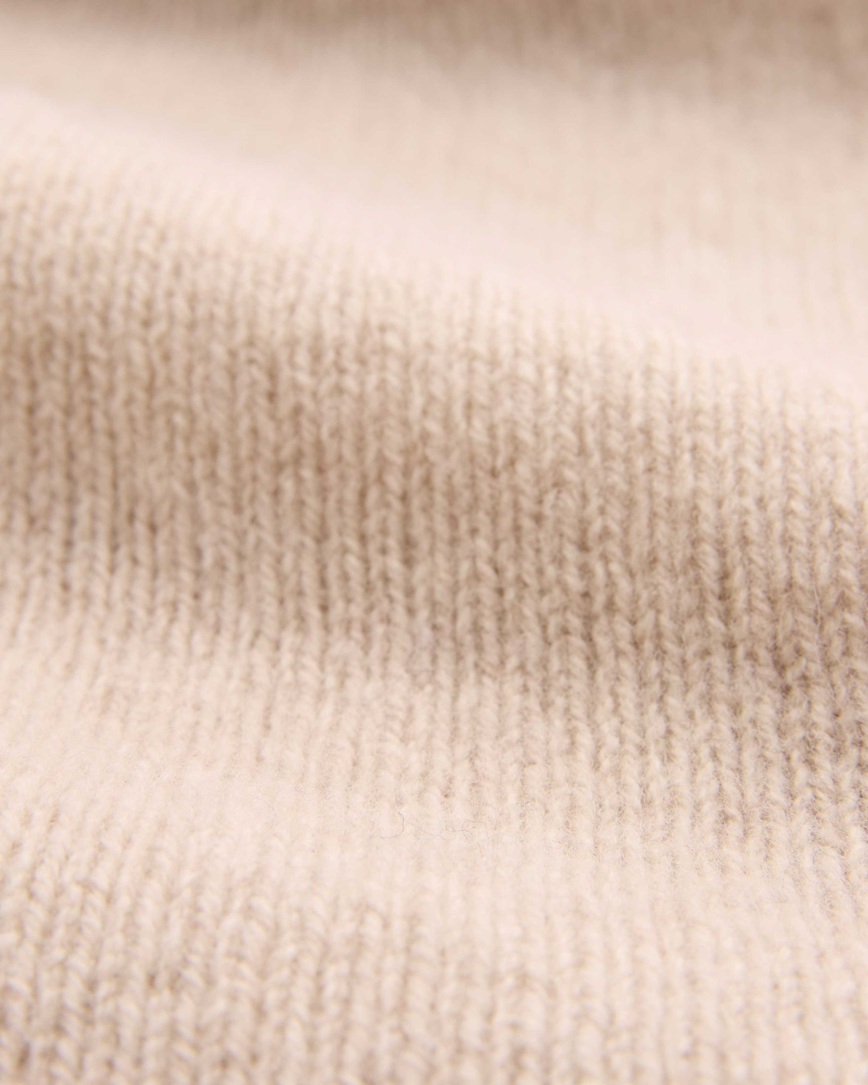 8254_Supersoft-Gloves_Oatmeal_detail1.jpg