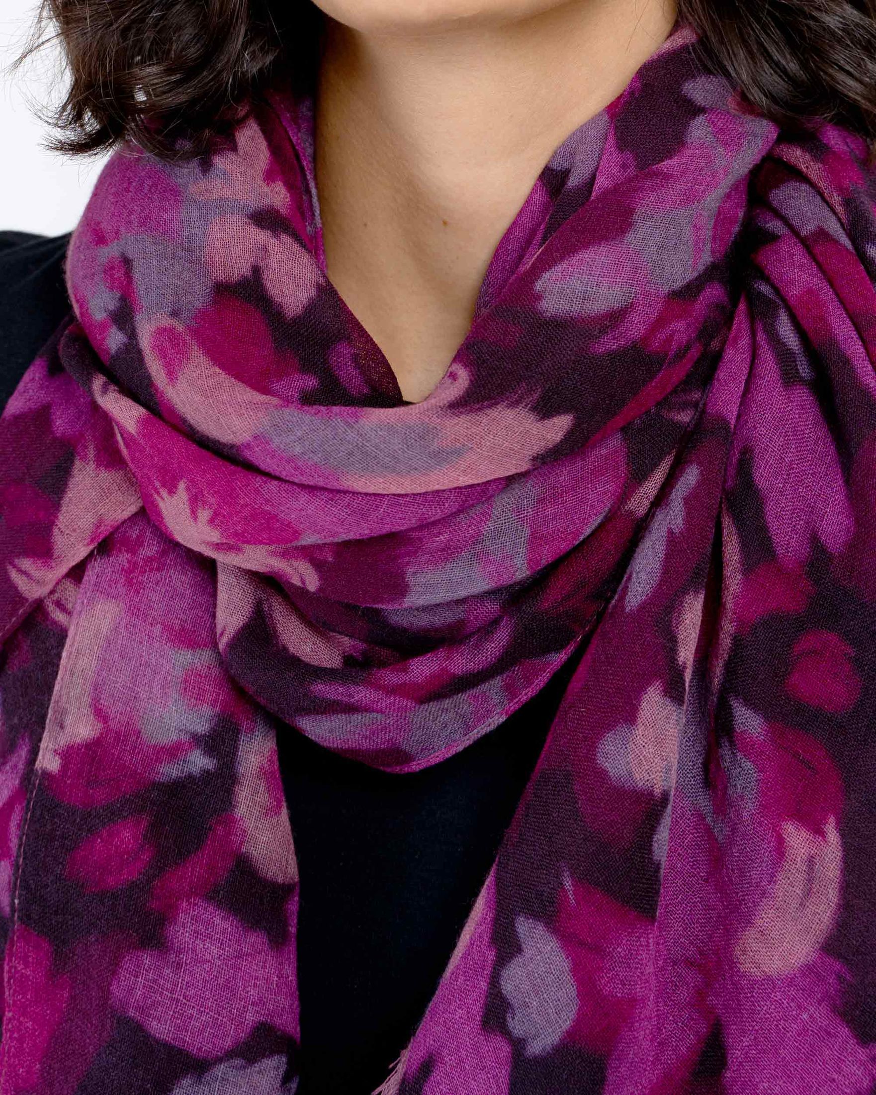 70140215AMFL-Brushed-Floral-Wool-Scarf-Ecom-Detail-Amethyst-Kettlewell-6.jpg