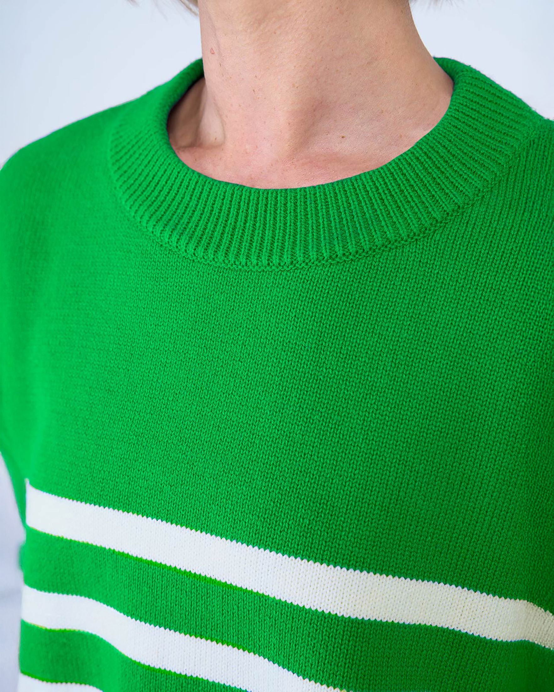 70138716GSFW_5_Boxy-Stripe-Jumper-Ecom-Detail-Kelly-Green-and-Soft-White-Kettlewell.jpg