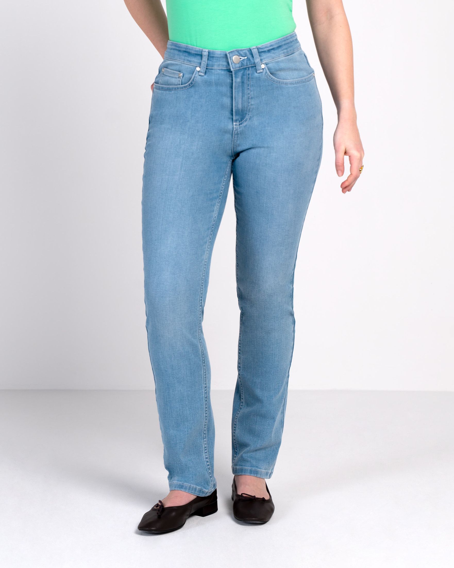 Darla Comfort Straight Leg Jeans