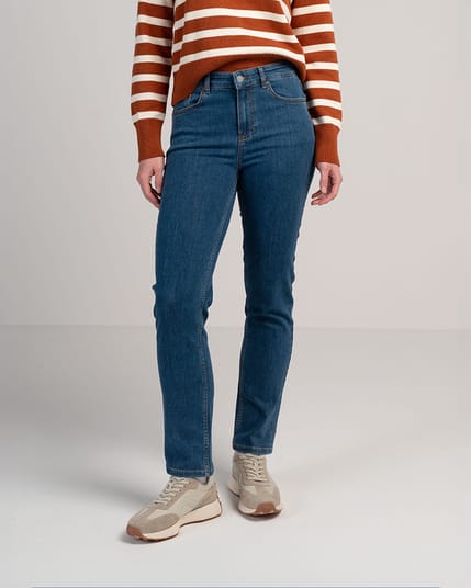 Darla Comfort Straight Leg Jeans